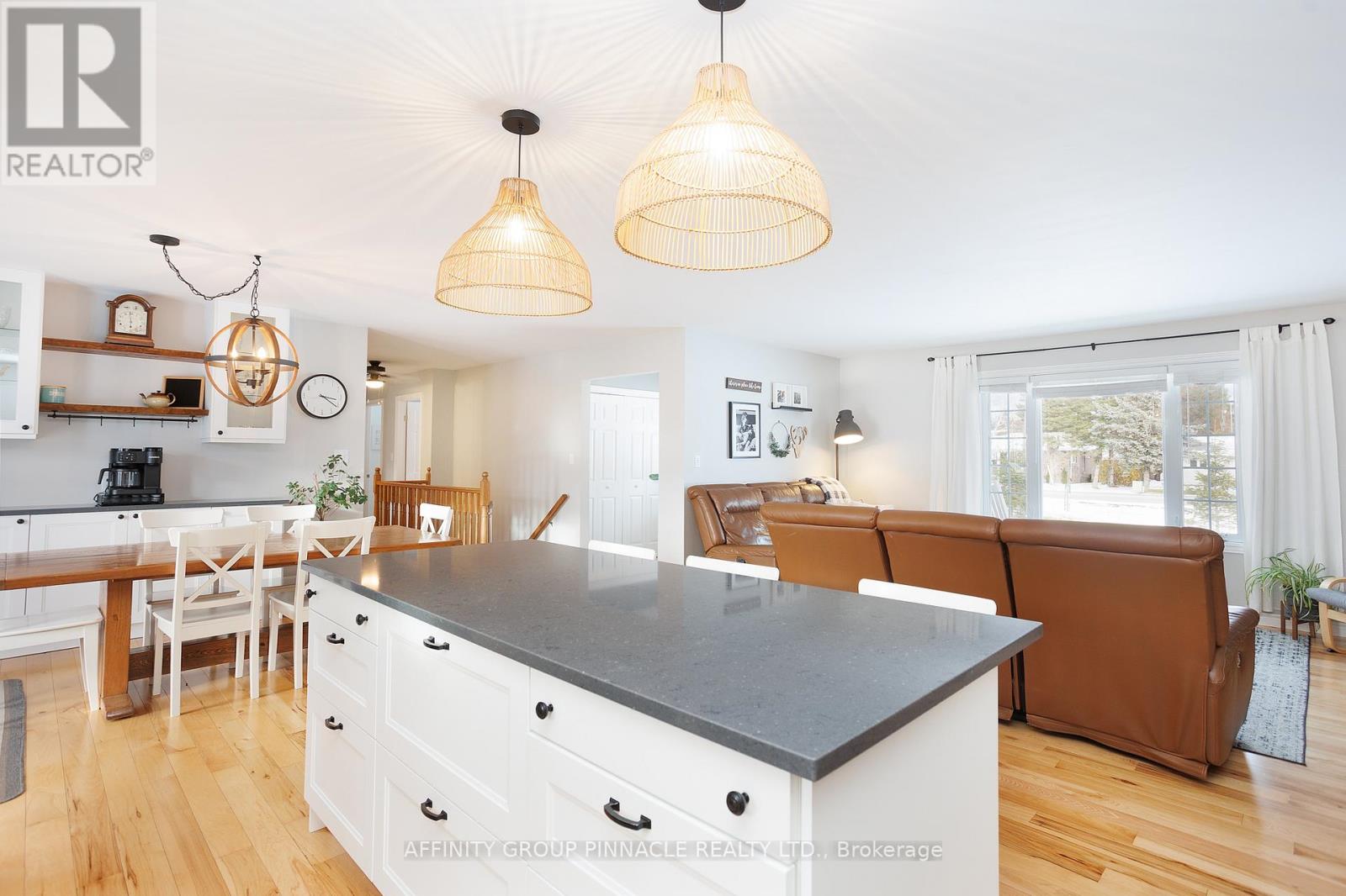 2017 Sturgeon Road, Kawartha Lakes, Ontario  K0M 1L0 - Photo 11 - X12546250