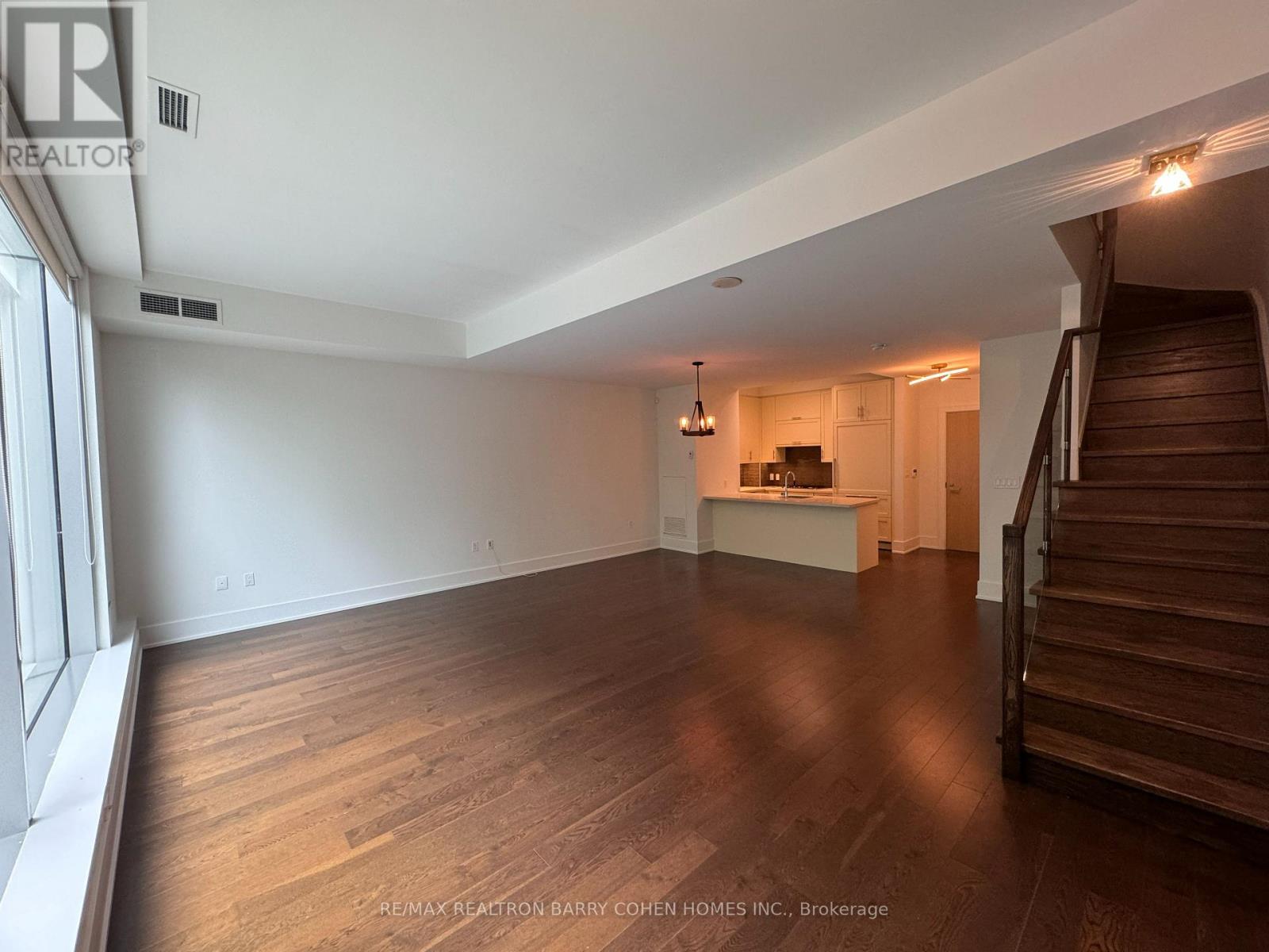 Th122 - 39 Queens Quay E, Toronto, Ontario  M5E 0A5 - Photo 5 - C12568740