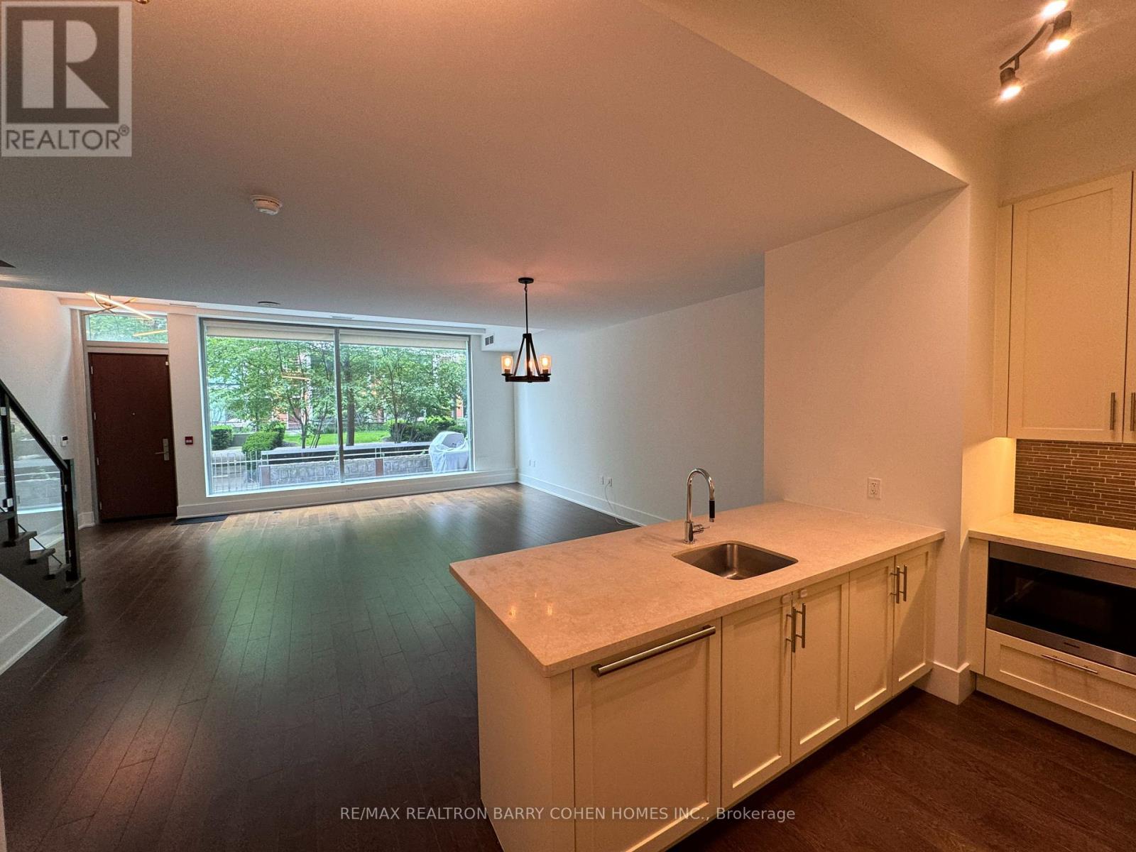 Th122 - 39 Queens Quay E, Toronto, Ontario  M5E 0A5 - Photo 6 - C12568740