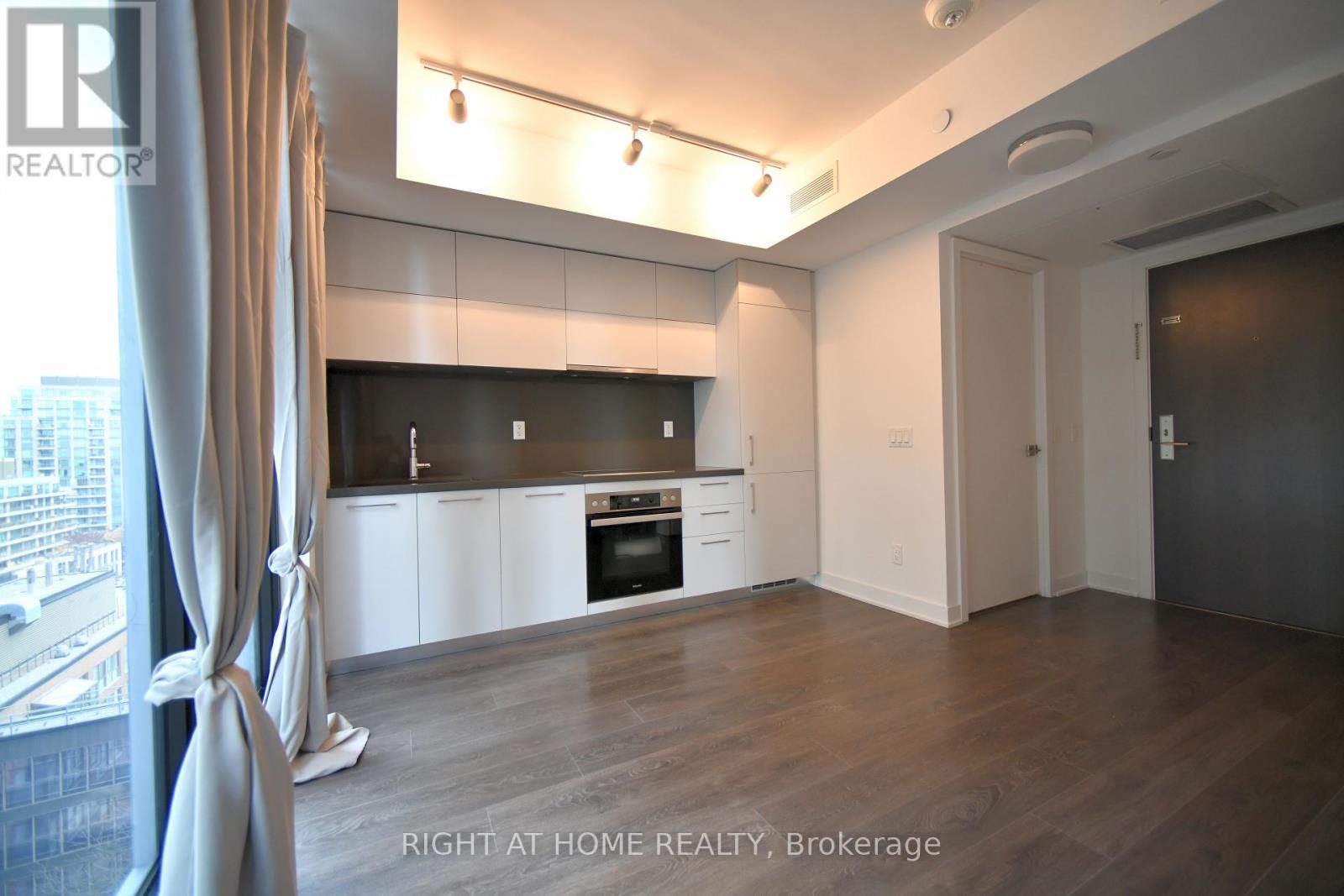 1201 - 188 Cumberland Street, Toronto, Ontario  M5R 0B6 - Photo 6 - C12568746