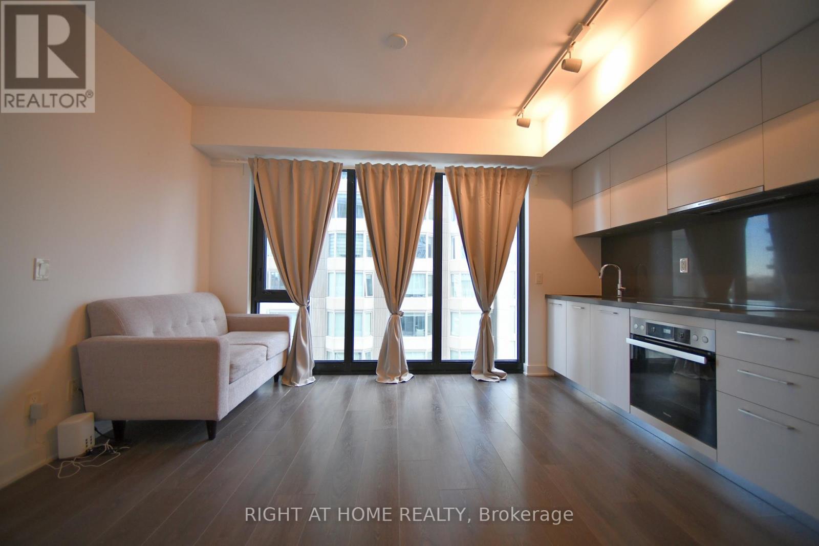 1201 - 188 Cumberland Street, Toronto, Ontario  M5R 0B6 - Photo 7 - C12568746