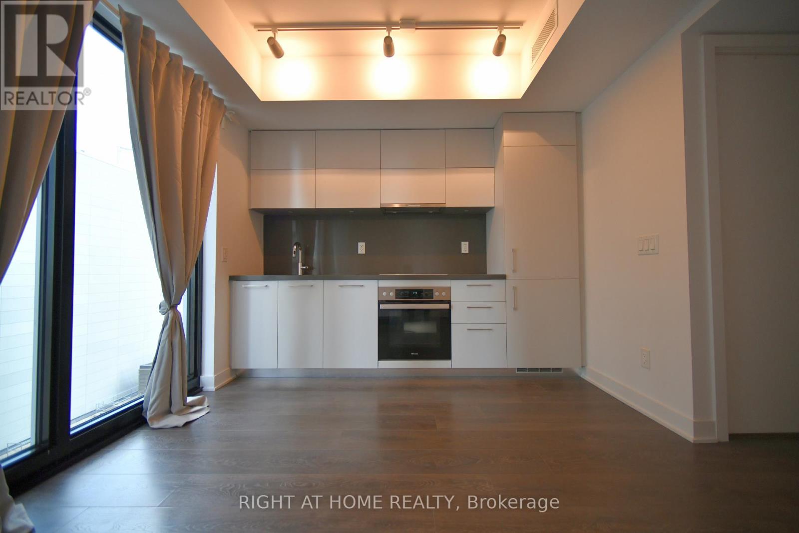 1201 - 188 Cumberland Street, Toronto, Ontario  M5R 0B6 - Photo 9 - C12568746