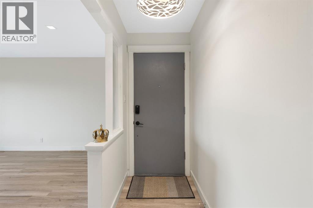 6023 Thornbank Drive Nw, Calgary, Alberta  T2K 3P4 - Photo 5 - A2266755