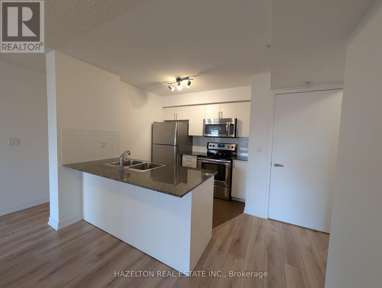 810 - 1410 Dupont Street, Toronto, Ontario  M6H 2B1 - Photo 10 - W12560414