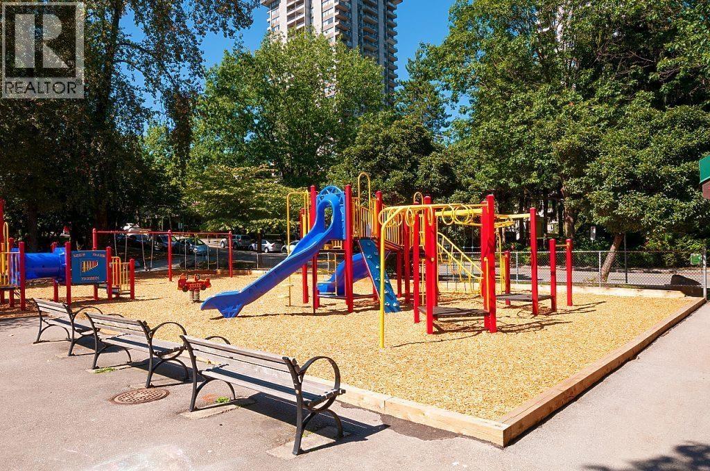 1307 9521 Cardston Court, Burnaby, British Columbia  V3N 4R8 - Photo 7 - R3065304