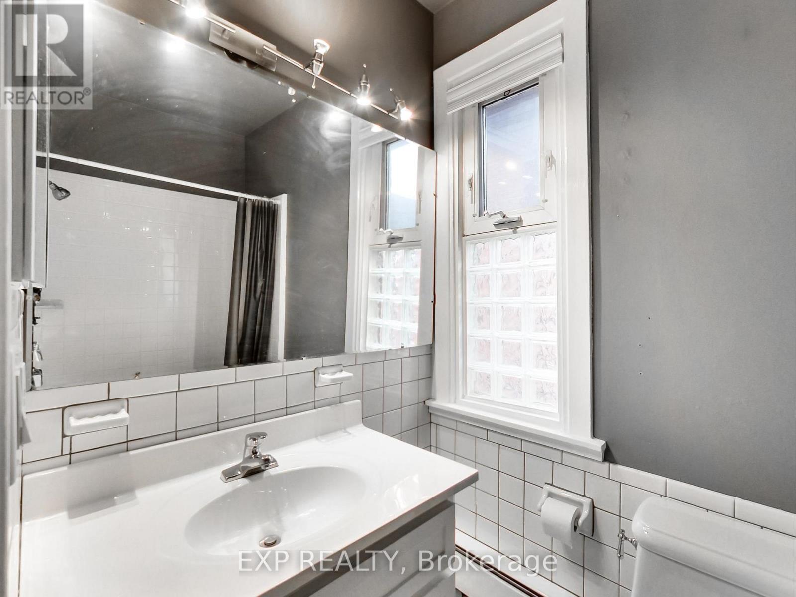 Unit 3 - 38 River Street, Toronto, Ontario  M5A 3N9 - Photo 11 - C12568758