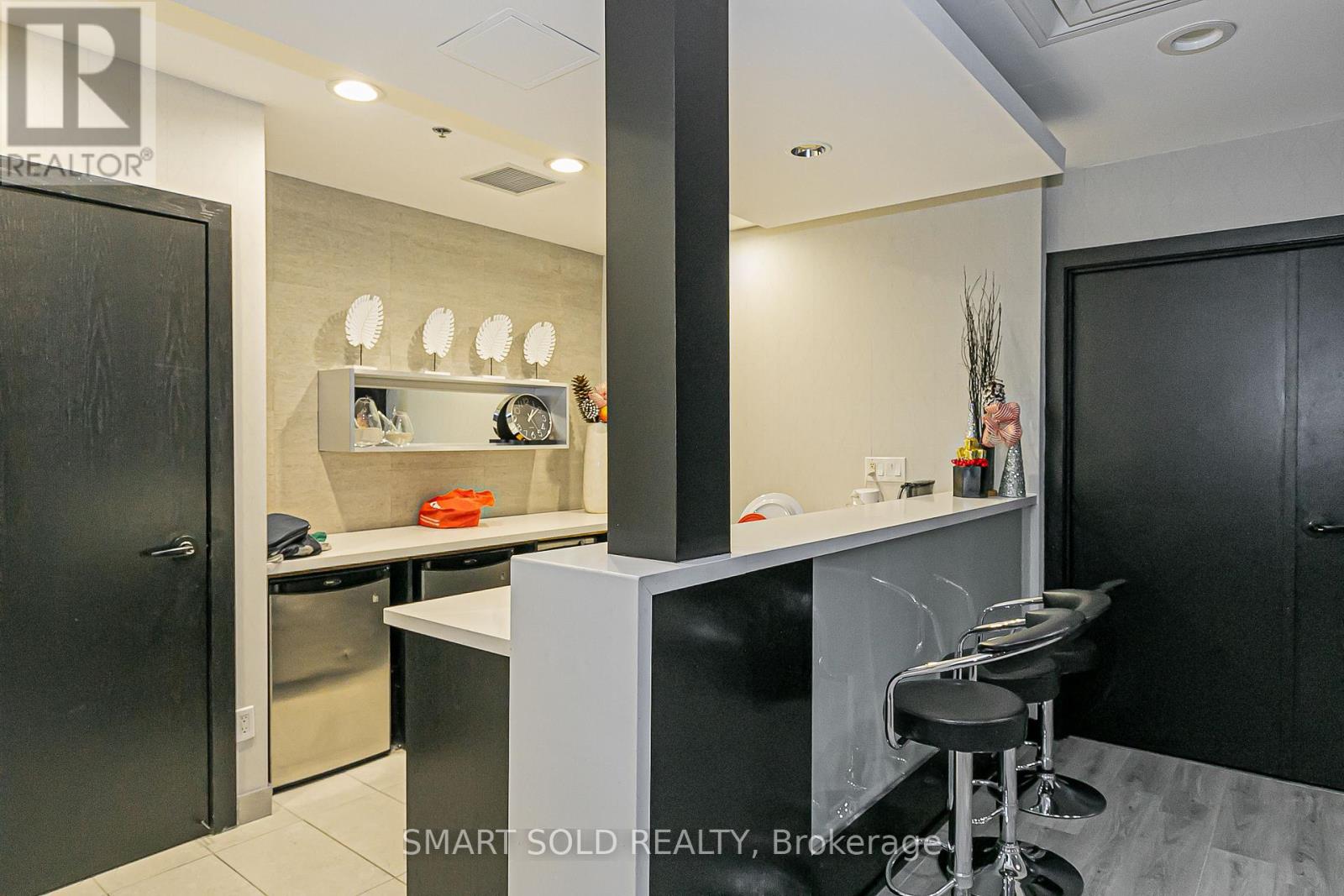 710 - 120 Dallimore Circle N, Toronto, Ontario  M3C 4J1 - Photo 19 - C12568760