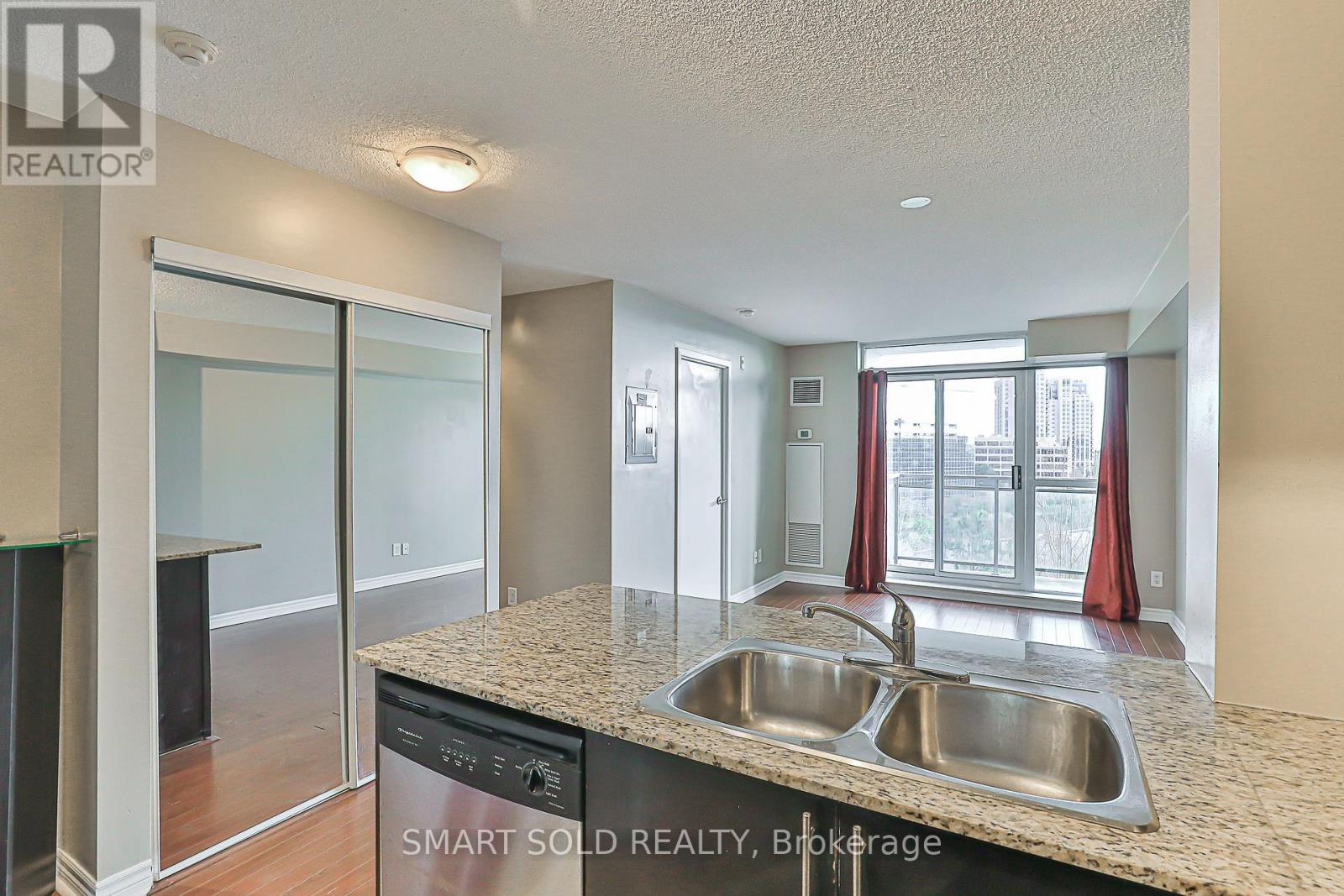 710 - 120 Dallimore Circle N, Toronto, Ontario  M3C 4J1 - Photo 7 - C12568760