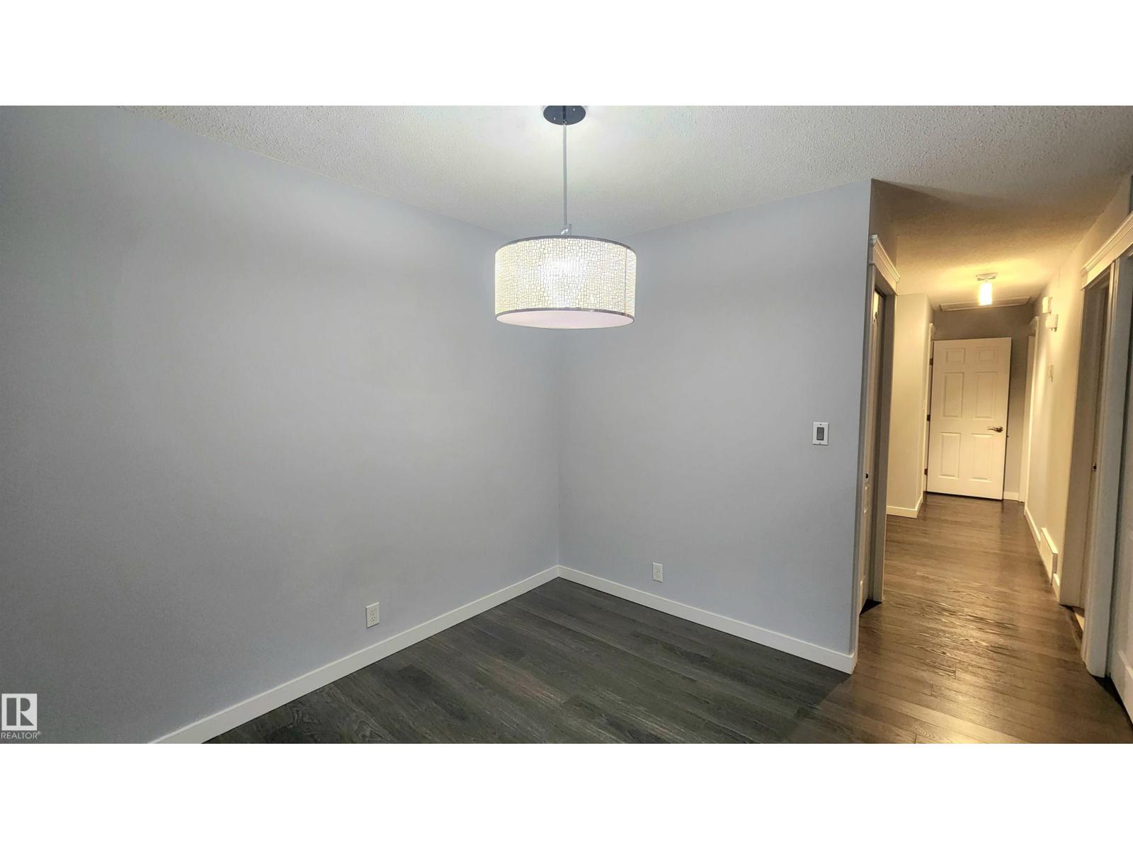 10331 153 St Nw, Edmonton, Alberta  T5P 2B7 - Photo 5 - E4463481