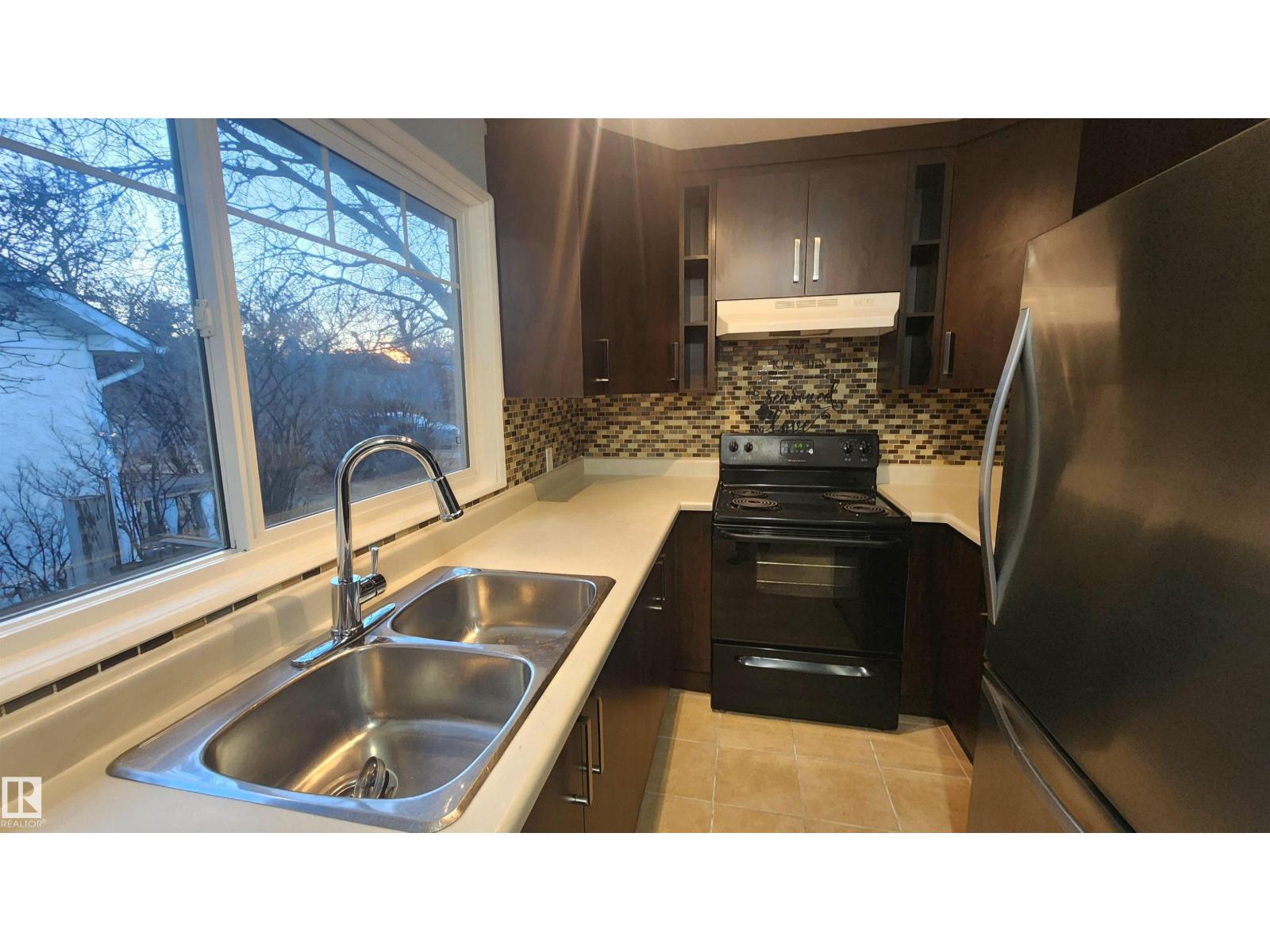 10331 153 St Nw, Edmonton, Alberta  T5P 2B7 - Photo 10 - E4463481