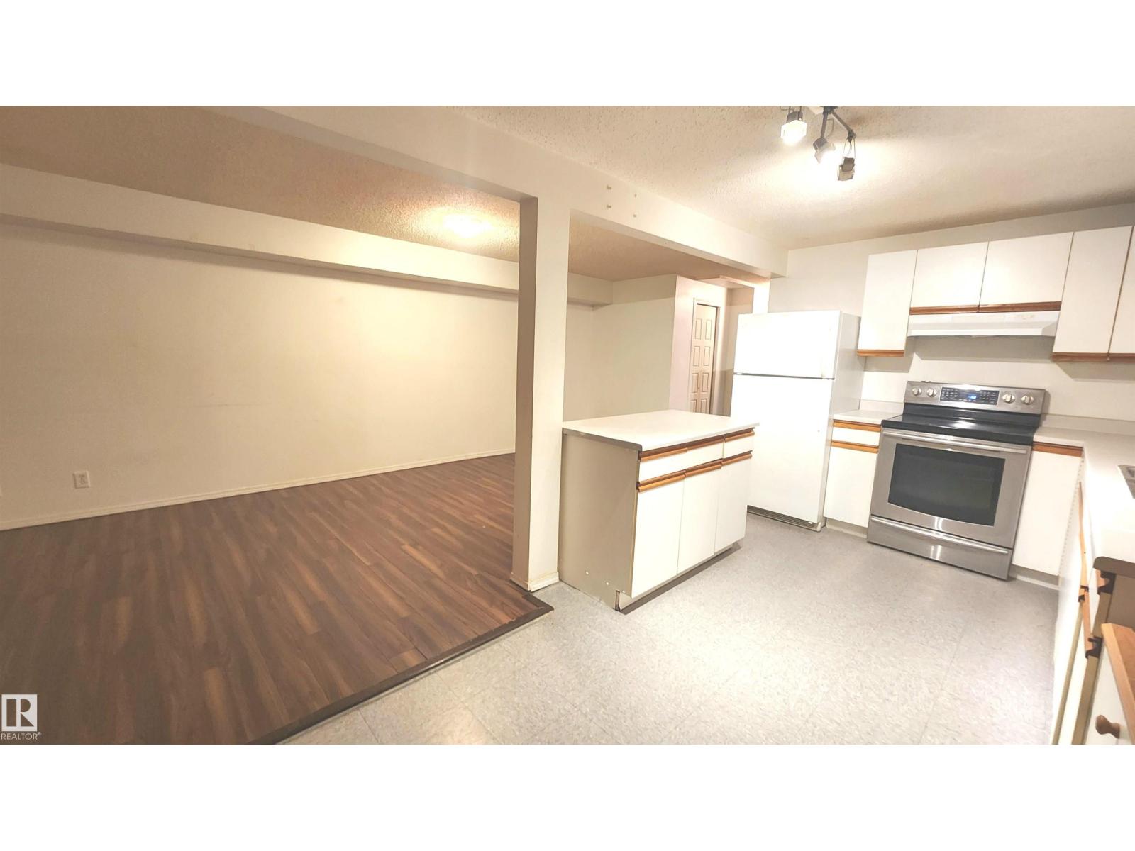 10331 153 St Nw, Edmonton, Alberta  T5P 2B7 - Photo 17 - E4463481