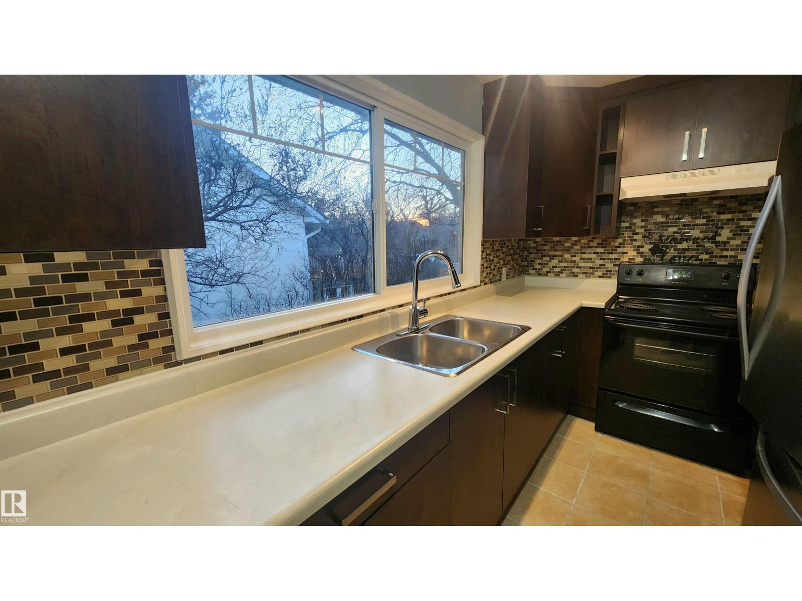 10331 153 St Nw, Edmonton, Alberta  T5P 2B7 - Photo 7 - E4463481