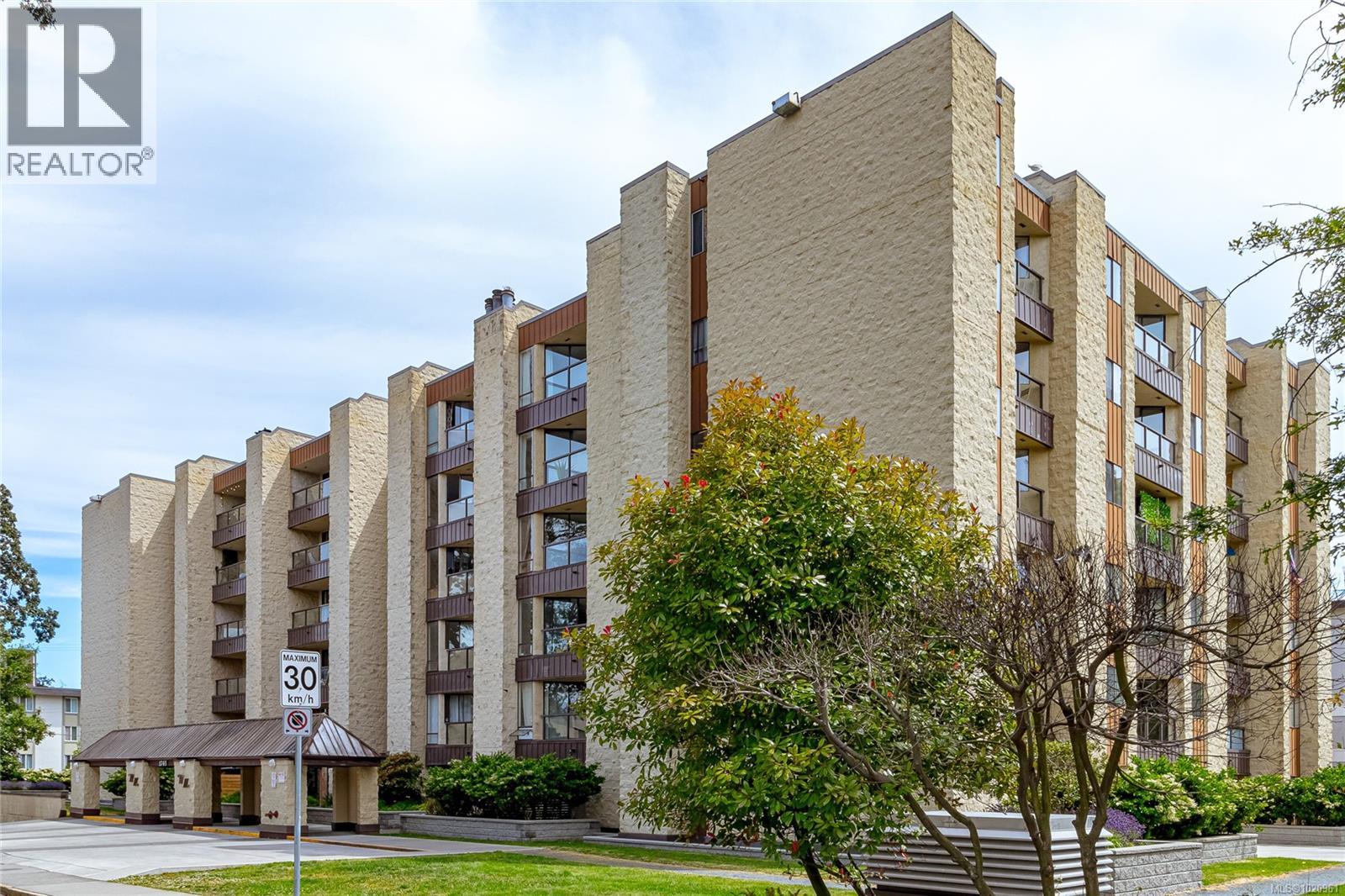 501 1745 Leighton Rd, Victoria, British Columbia