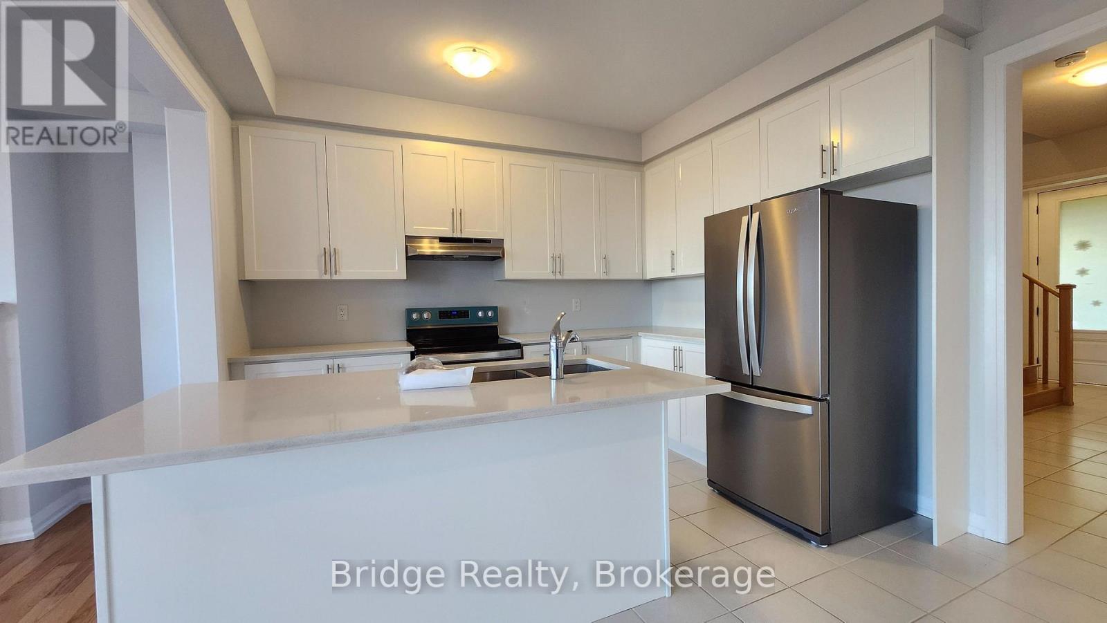 884 Sobeski Avenue, Woodstock, Ontario N4T 0N7 - Photo 5 - X12568786