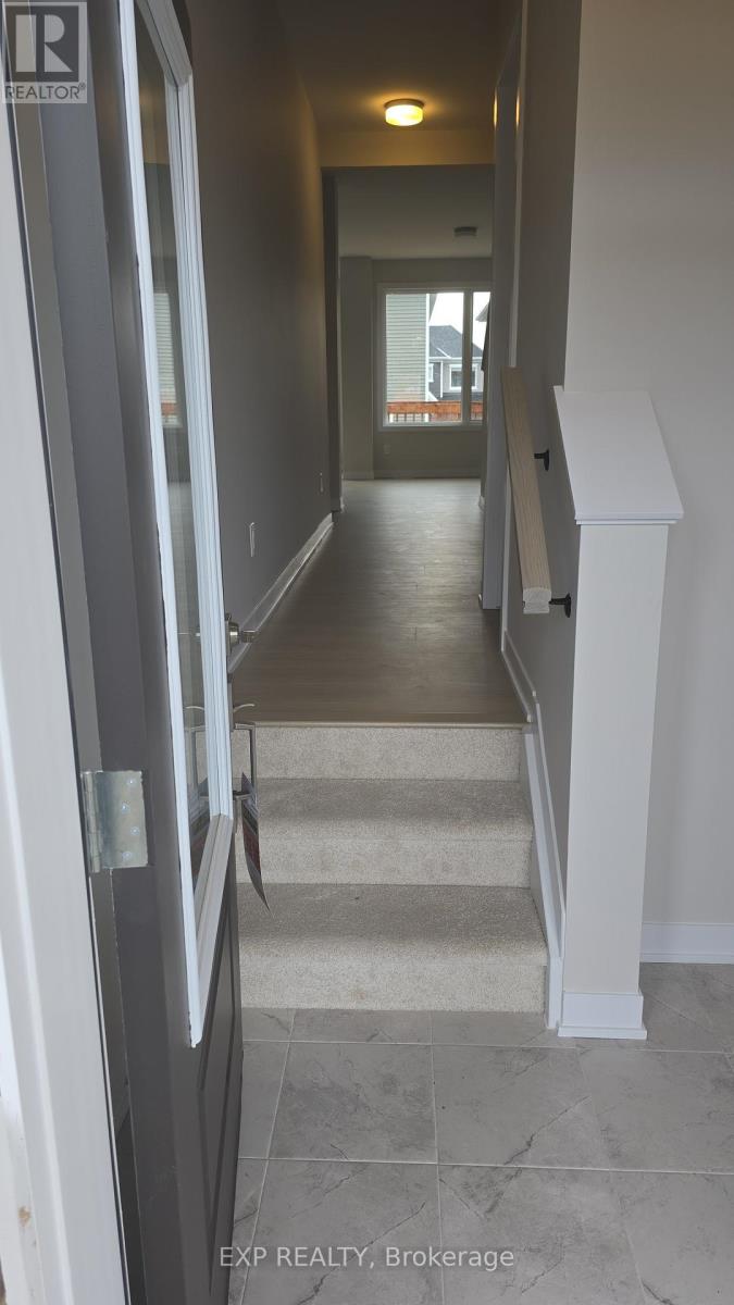 512 Promontory Place, Ottawa, Ontario  K2J 7G4 - Photo 2 - X12568774