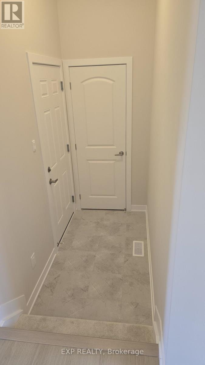 512 Promontory Place, Ottawa, Ontario  K2J 7G4 - Photo 9 - X12568774