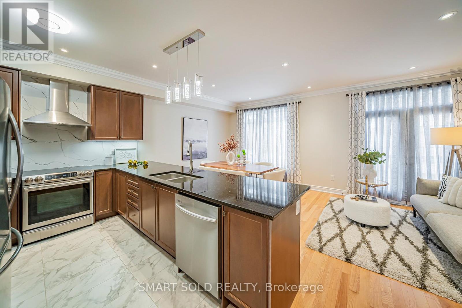 92 William Saville Street, Markham, Ontario  L3R 9S3 - Photo 10 - N12521498