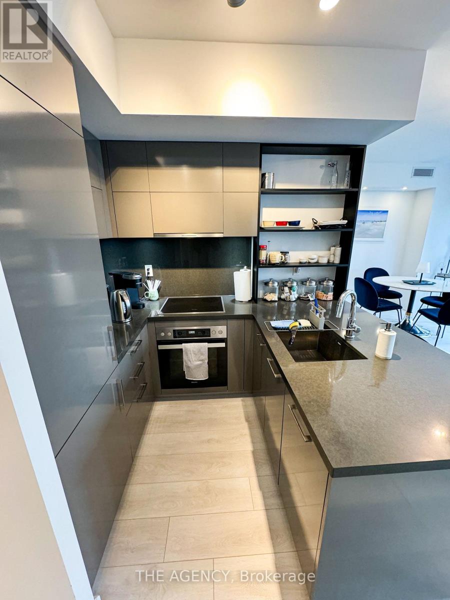 810 - 188 Cumberland Street, Toronto, Ontario  M5R 0B6 - Photo 9 - C12568770