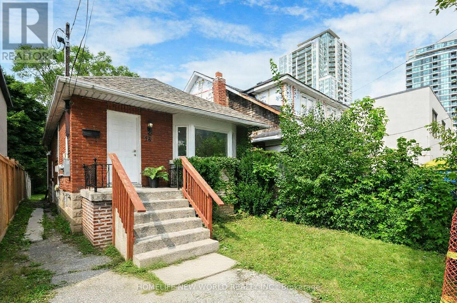 Main Fl - 14 Franklin Avenue, Toronto, Ontario  M2N 1B6 - Photo 2 - C12568798