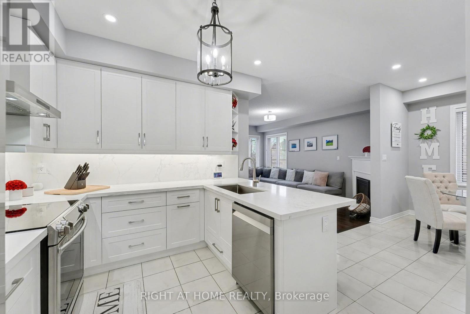 11 Windyton Avenue, Markham, Ontario  L6B 0X3 - Photo 13 - N12568784