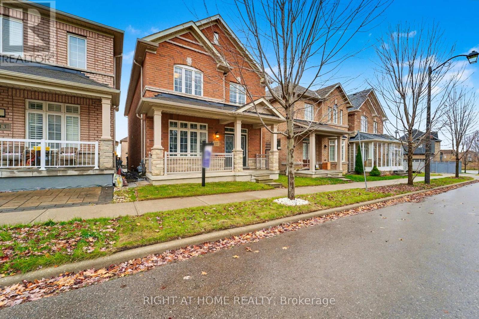 11 Windyton Avenue, Markham, Ontario  L6B 0X3 - Photo 2 - N12568784