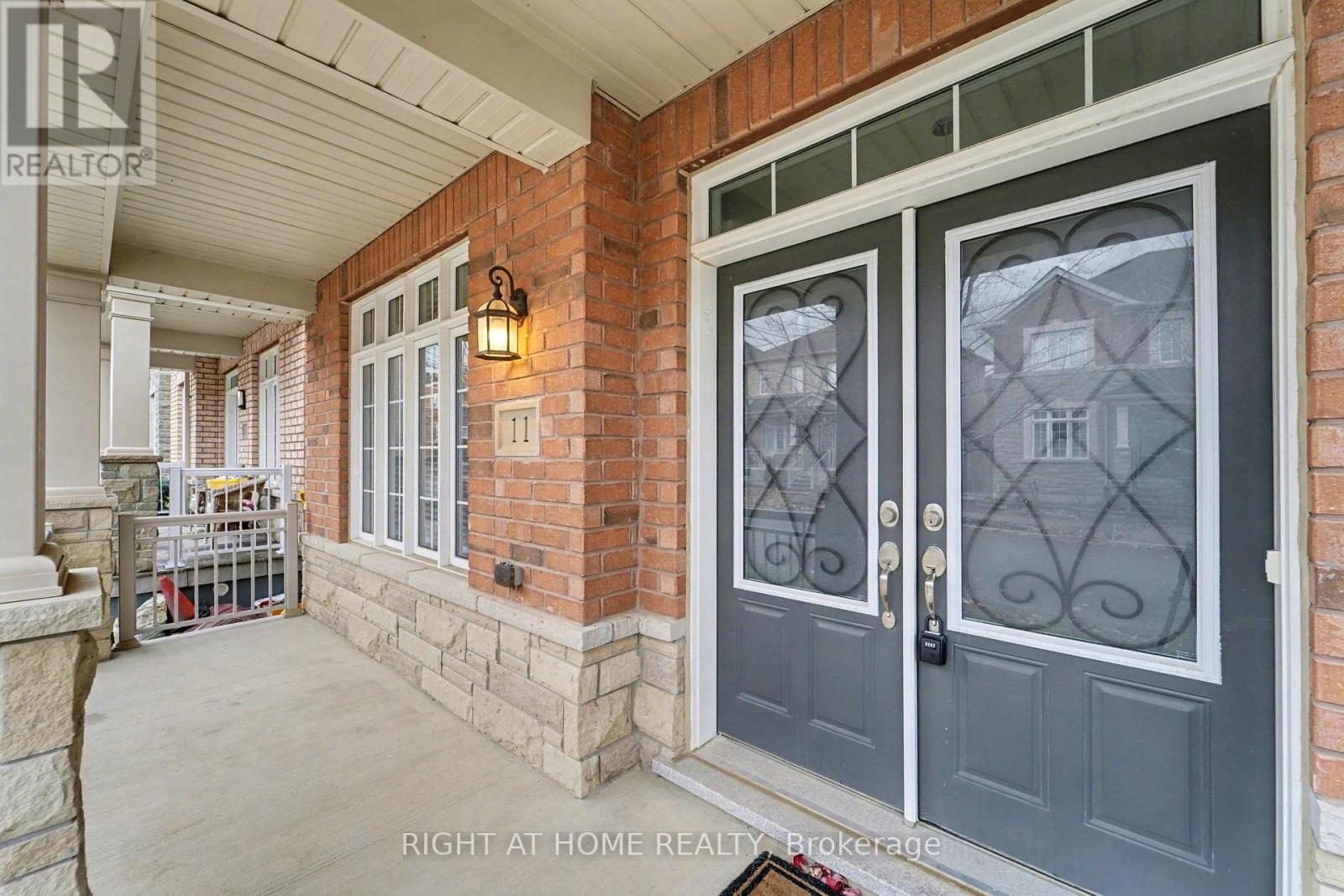 11 Windyton Avenue, Markham, Ontario  L6B 0X3 - Photo 4 - N12568784