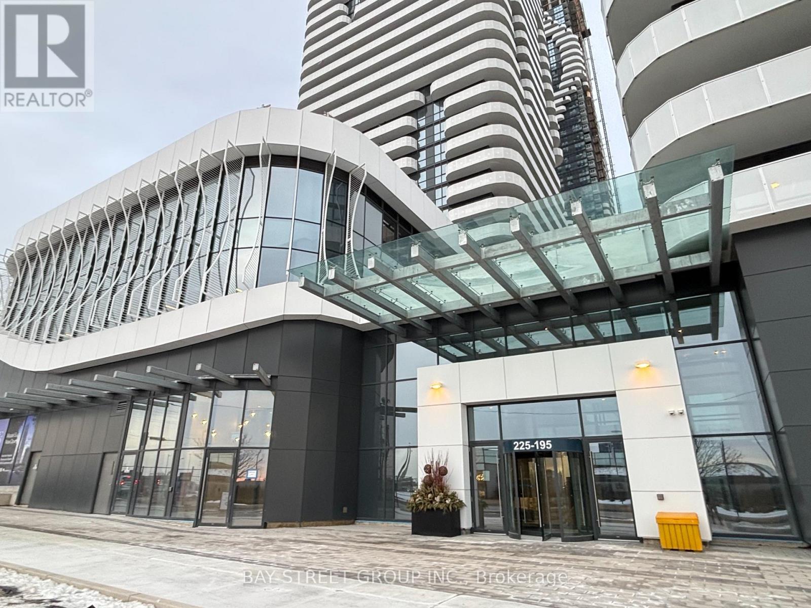 1911 - 195 Commerce Street, Vaughan, Ontario  L4K 0P9 - Photo 2 - N12568792