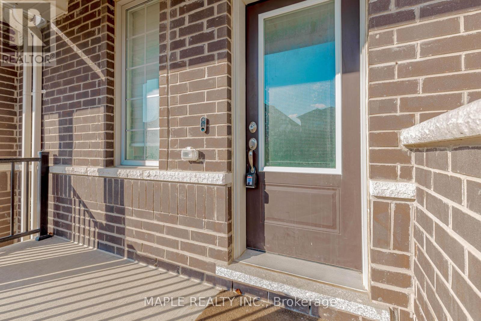 18 Boothill Drive, Brampton, Ontario  L7A 5E6 - Photo 5 - W12568780