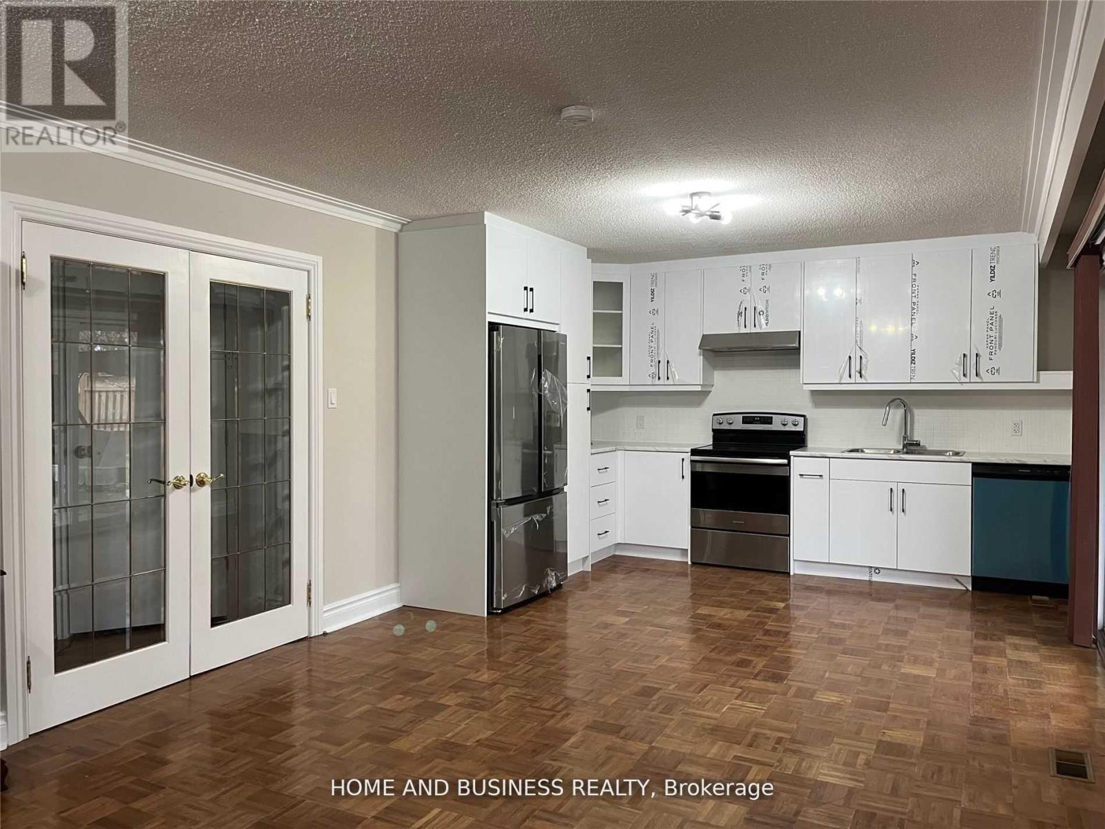 Lower - 1648 Sunnycove Drive, Mississauga, Ontario  L4X 1B7 - Photo 9 - W12568788