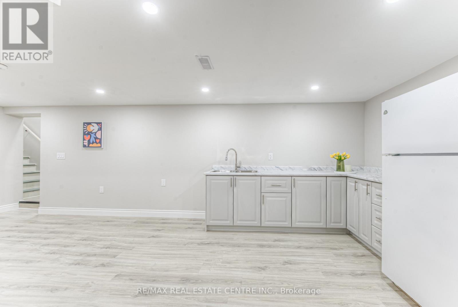 271 Bedford Road, Kitchener, Ontario  N2G 3A7 - Photo 36 - X12568796