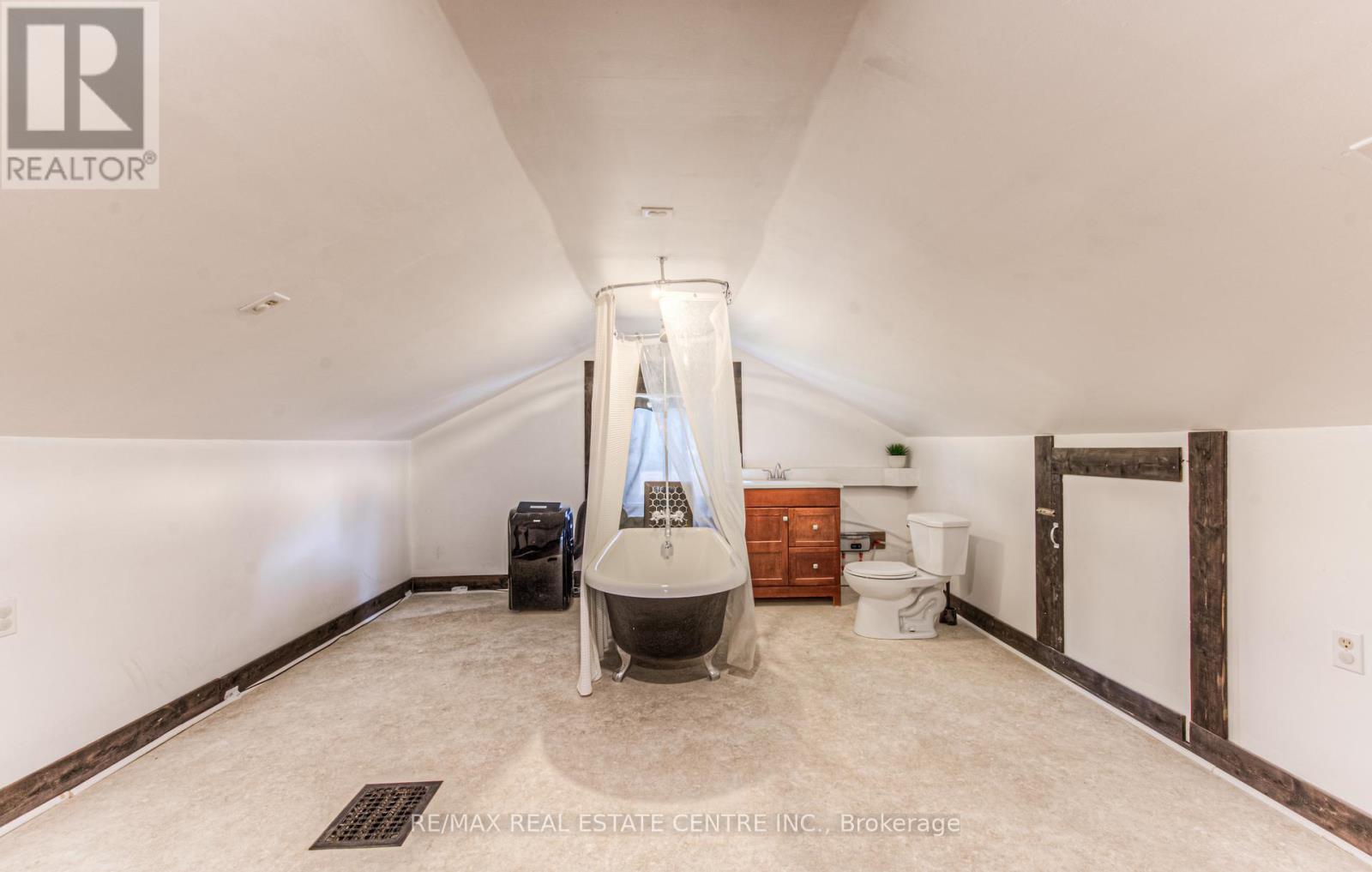 271 Bedford Road, Kitchener, Ontario  N2G 3A7 - Photo 46 - X12568796