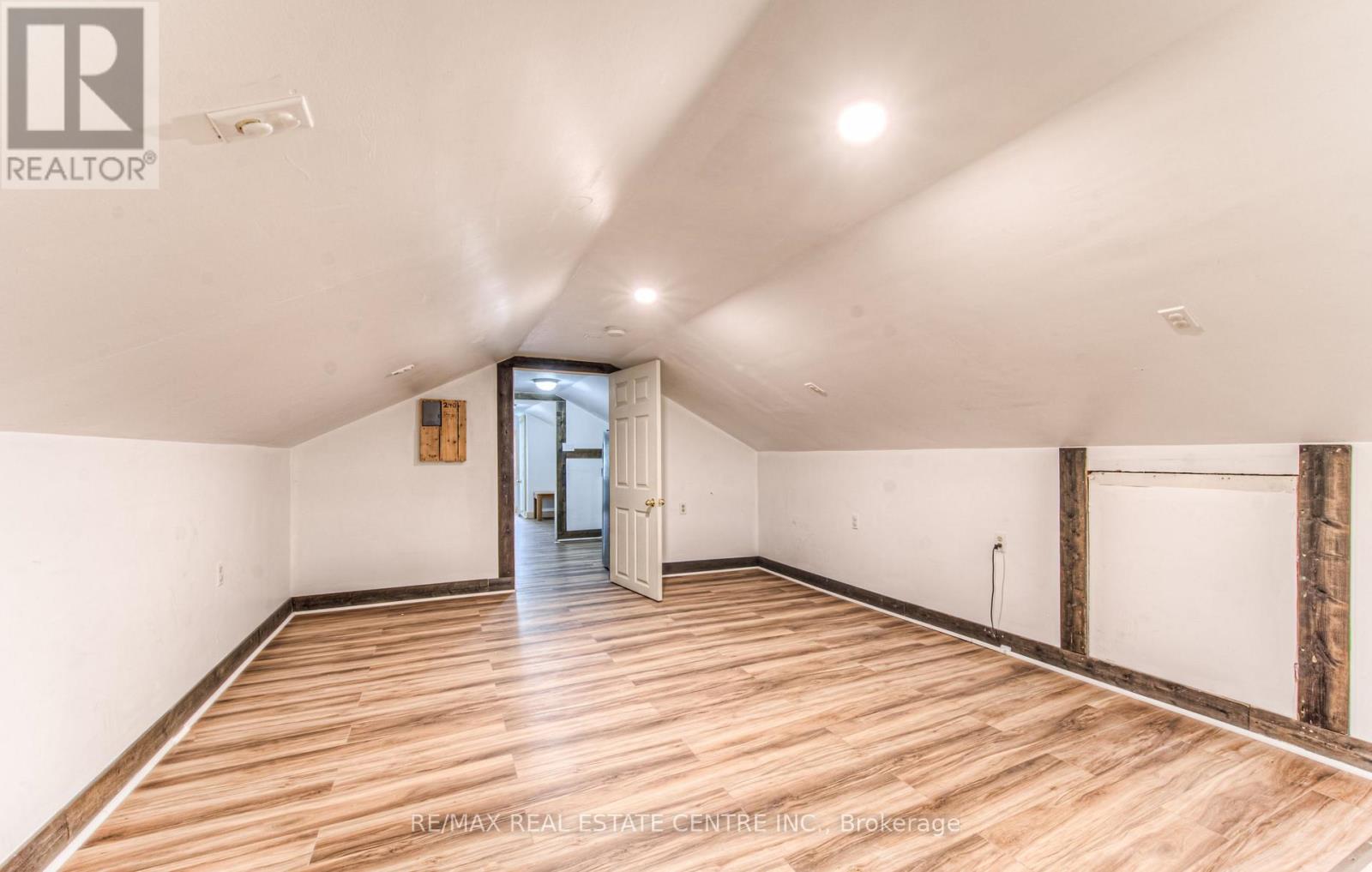 271 Bedford Road, Kitchener, Ontario  N2G 3A7 - Photo 47 - X12568796