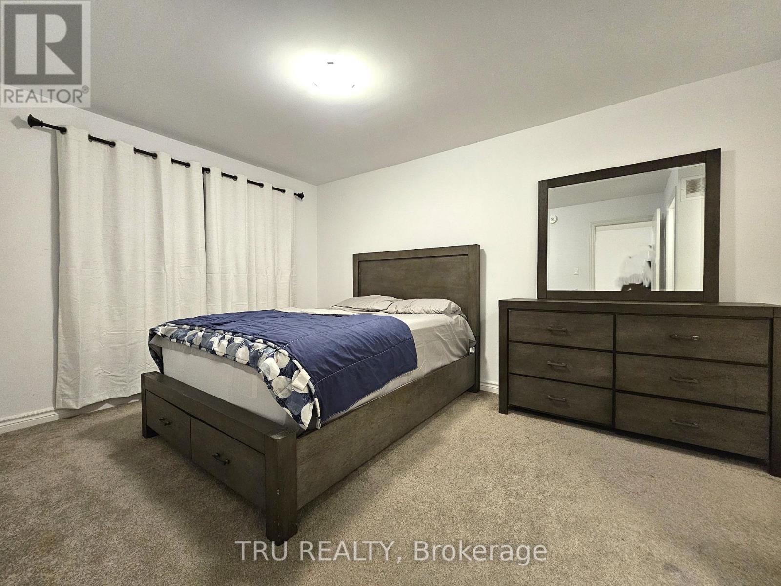 887 Couloir Road, Ottawa, Ontario  K1W 0P5 - Photo 10 - X12568806