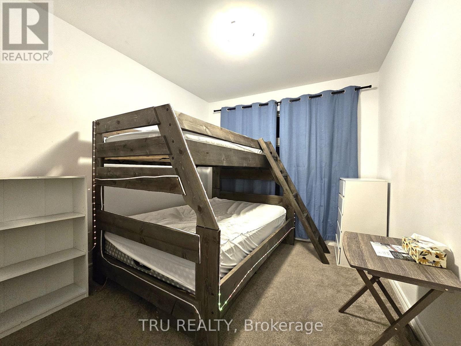 887 Couloir Road, Ottawa, Ontario  K1W 0P5 - Photo 13 - X12568806