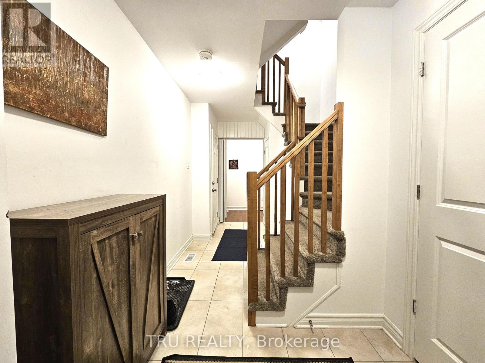 887 Couloir Road, Ottawa, Ontario  K1W 0P5 - Photo 3 - X12568806