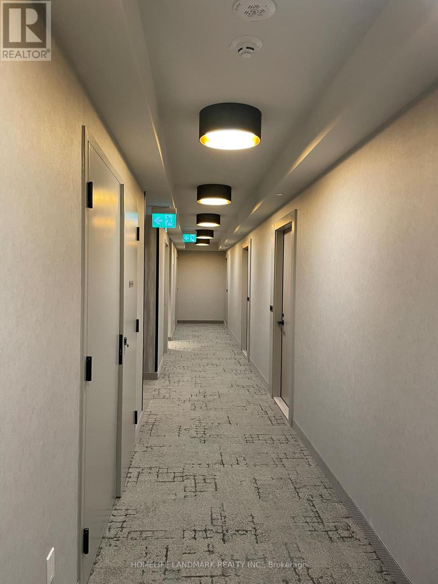 2215 - 8 INTERCHANGE WAY, Vaughan, Ontario