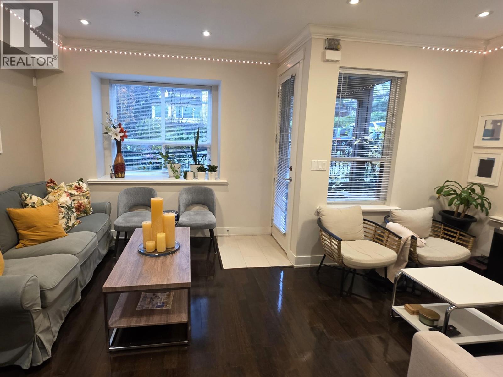 665 W 15th Street, North Vancouver, British Columbia  V7M 1T1 - Photo 5 - R3068716