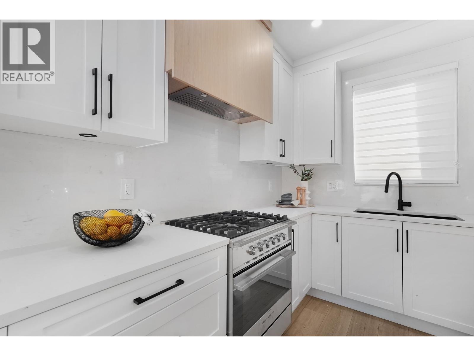 2 3310 Venables Street, Vancouver, British Columbia  V5K 2S8 - Photo 8 - R3069230