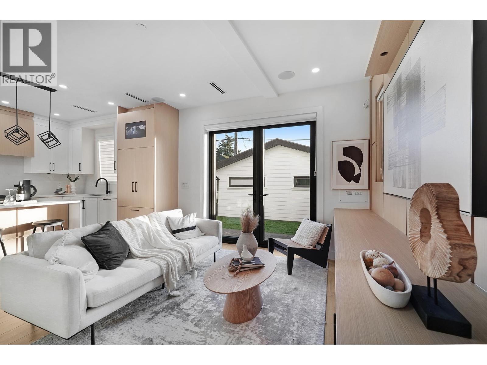 2 3310 Venables Street, Vancouver, British Columbia  V5K 2S8 - Photo 3 - R3069230