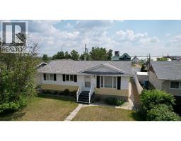 604 3 Street E Hanna