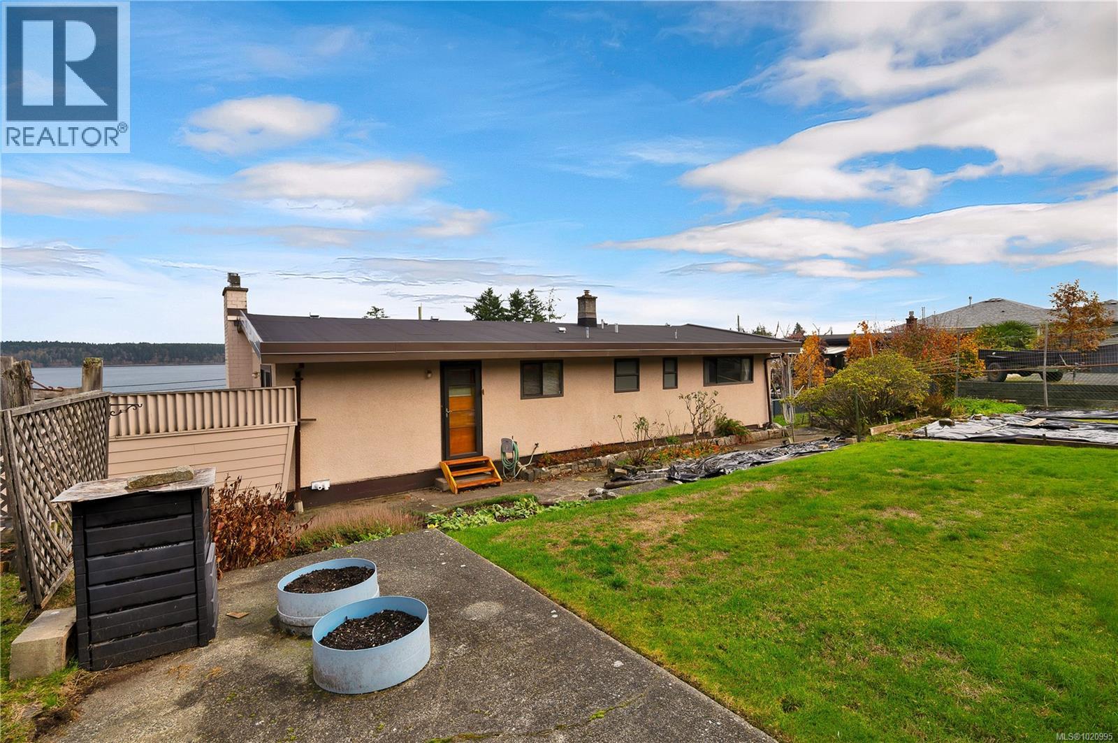 76 Murphy St S, Campbell River, British Columbia  V9W 1Y4 - Photo 2 - 1020995