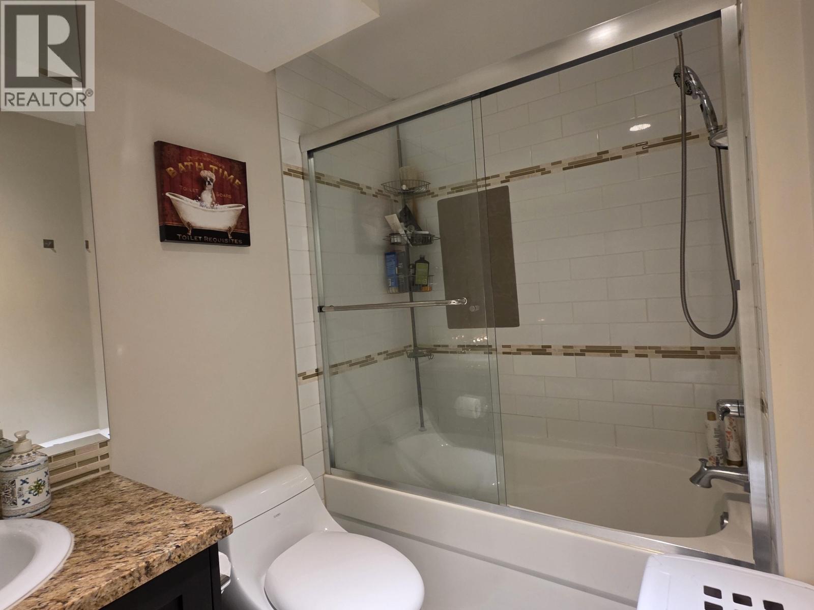 665 W 15th Street, North Vancouver, British Columbia  V7M 1T1 - Photo 12 - R3068716