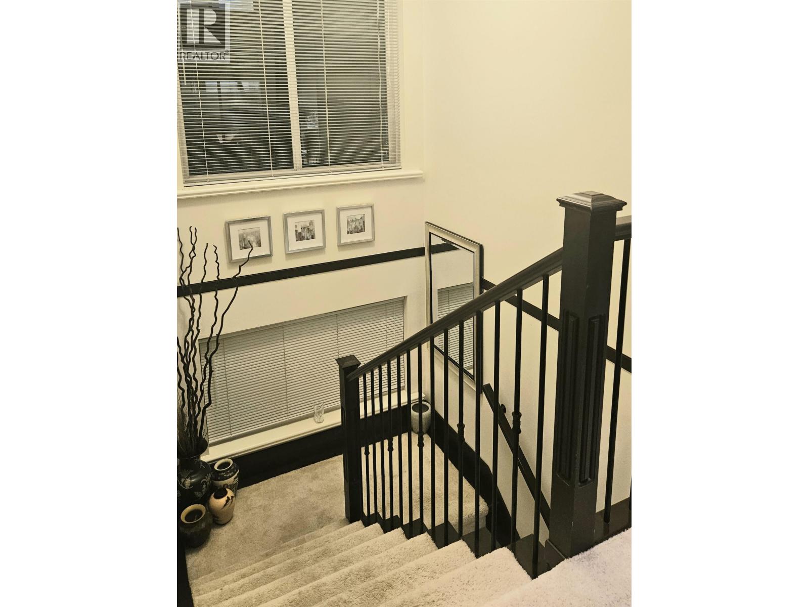 665 W 15th Street, North Vancouver, British Columbia  V7M 1T1 - Photo 14 - R3068716