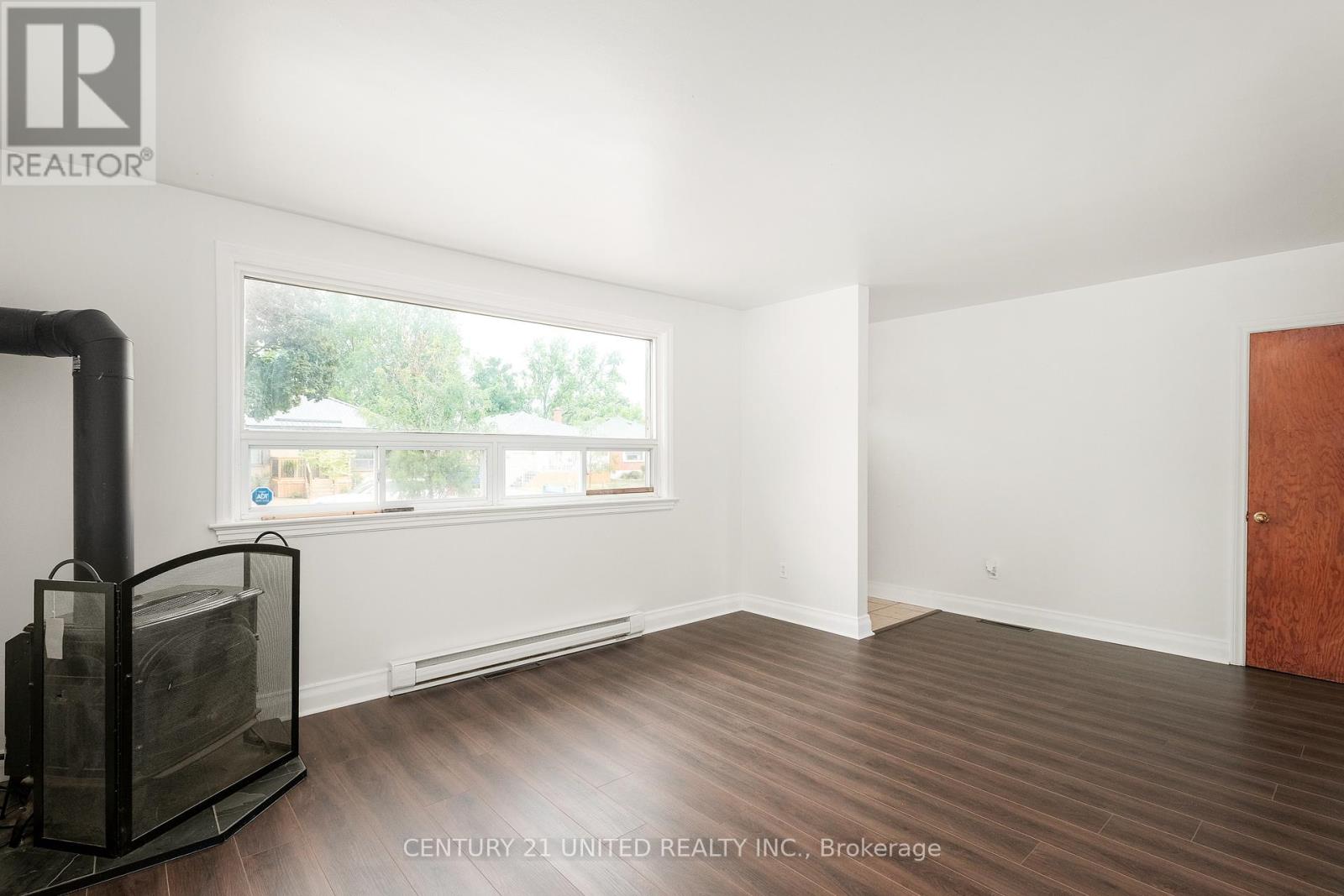 641 Bellaire Street, Peterborough South, Ontario  K9J 3Y5 - Photo 2 - X12351100