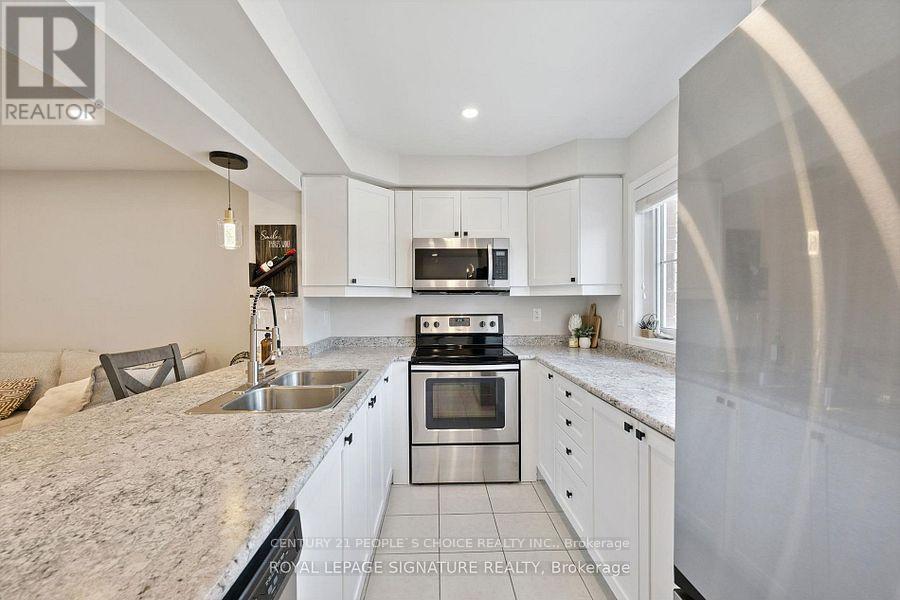 299 Casson Point, Milton, Ontario  L9E 0A4 - Photo 15 - W12549034