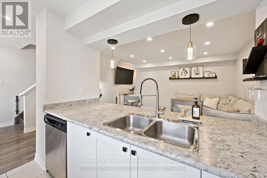 299 Casson Point, Milton, Ontario  L9E 0A4 - Photo 16 - W12549034