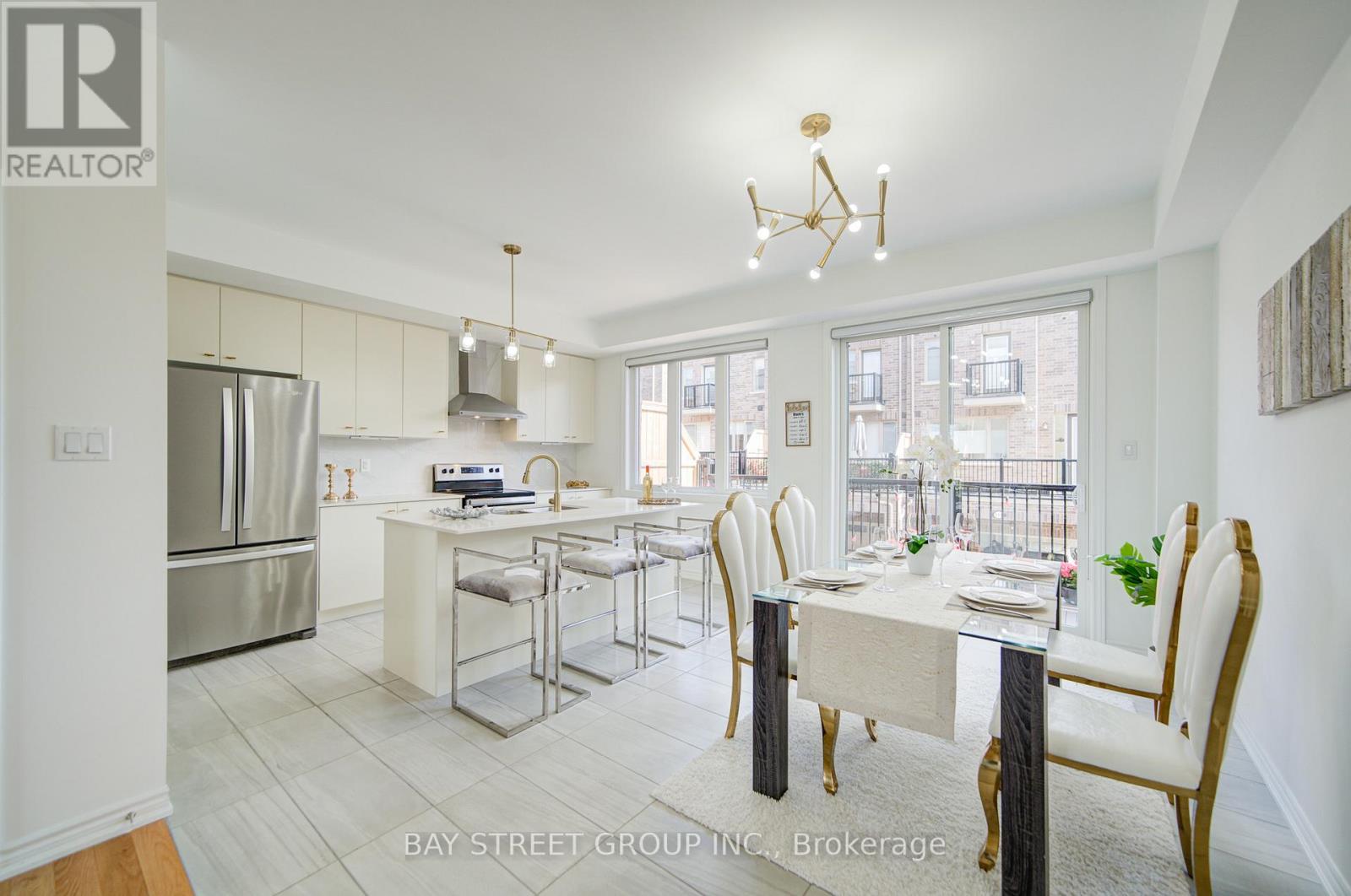 6859 Main Street, Whitchurch-Stouffville, Ontario  L4A 4X2 - Photo 6 - N12568842