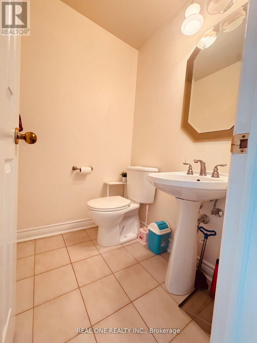 3 Elmsley Drive, Richmond Hill, Ontario  L4C 8N1 - Photo 13 - N12568856