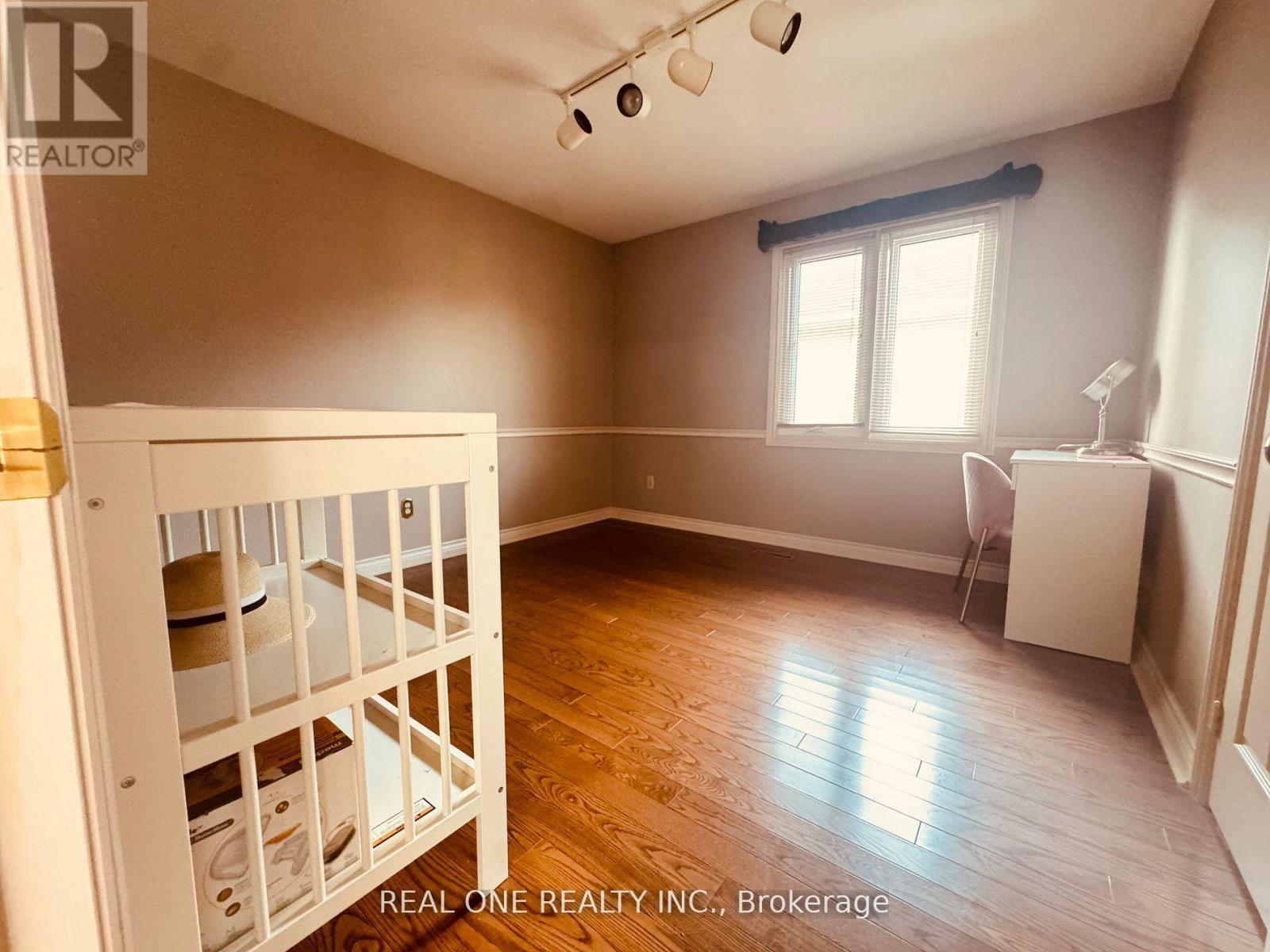 3 Elmsley Drive, Richmond Hill, Ontario  L4C 8N1 - Photo 8 - N12568856