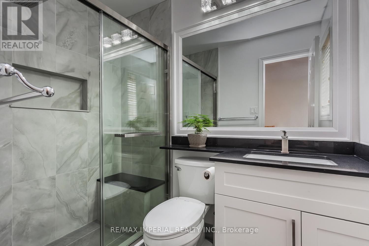 85 Maple Ridge Crescent E, Markham, Ontario  L6E 1T8 - Photo 14 - N12568864